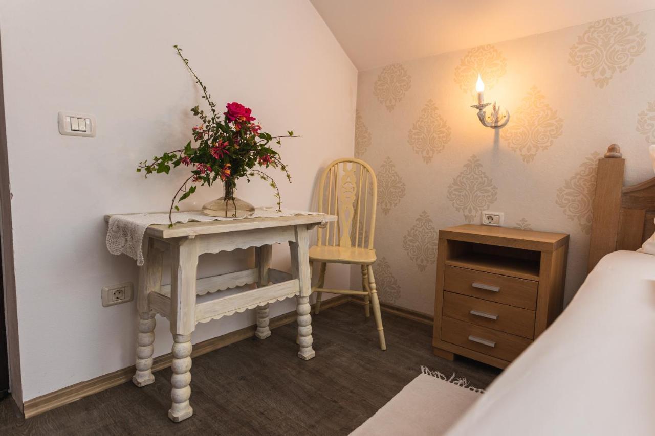 Casa Tirol Blaj Hotel Bagian luar foto
