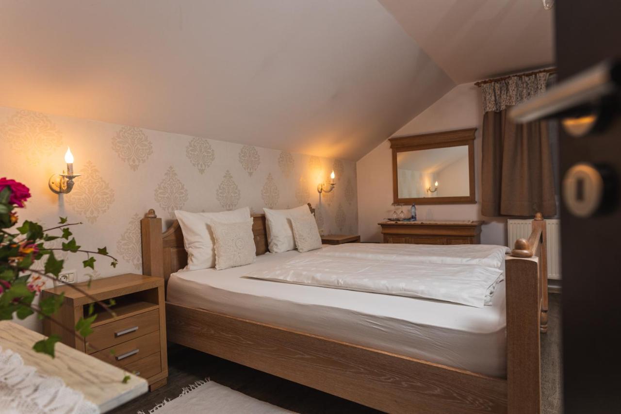 Casa Tirol Blaj Hotel Bagian luar foto