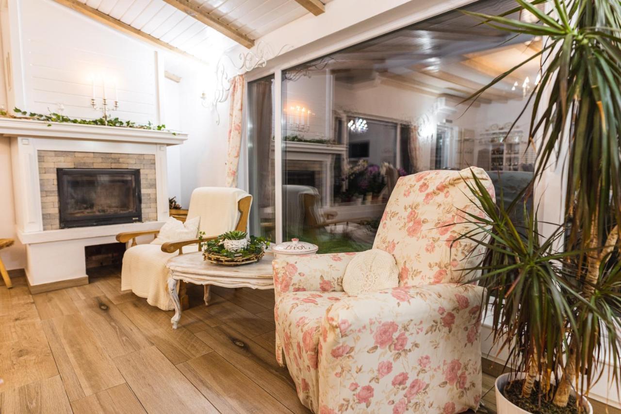 Casa Tirol Blaj Hotel Bagian luar foto